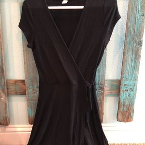 Black tie front flowy dress!